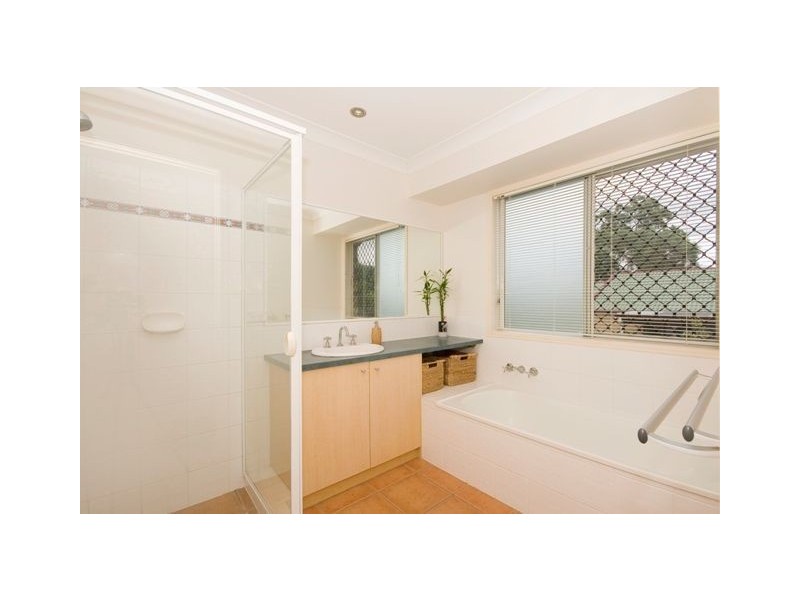 33 Kirra Place, Carindale QLD 4152