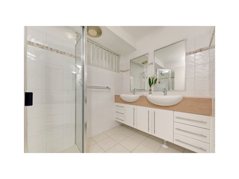 3/108 Cavendish Road, Coorparoo QLD 4151