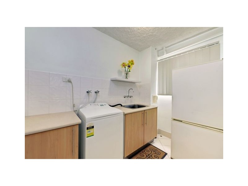 3/108 Cavendish Road, Coorparoo QLD 4151