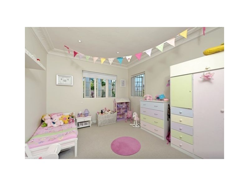 25 Walker Street, Coorparoo QLD 4151