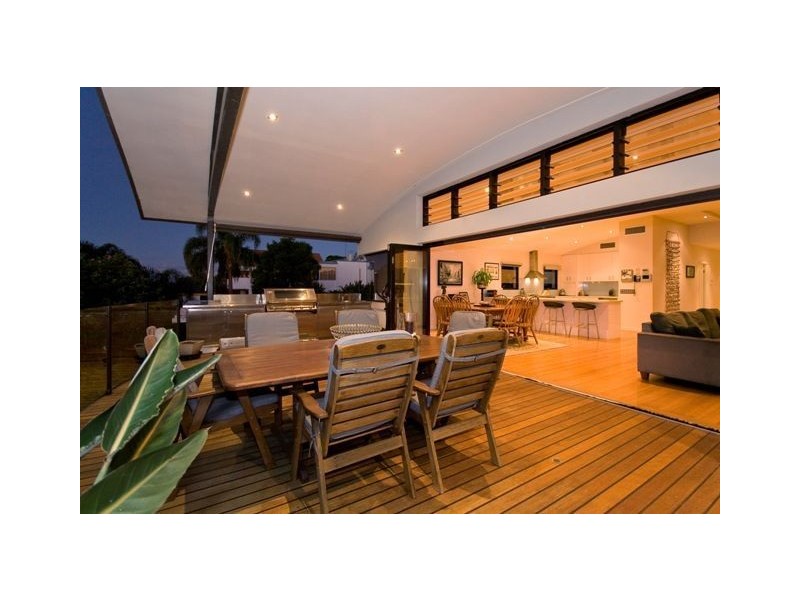 22 Spica Street, Coorparoo QLD 4151