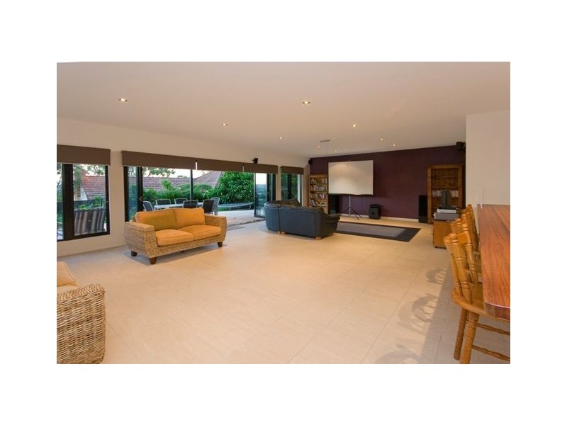 22 Spica Street, Coorparoo QLD 4151