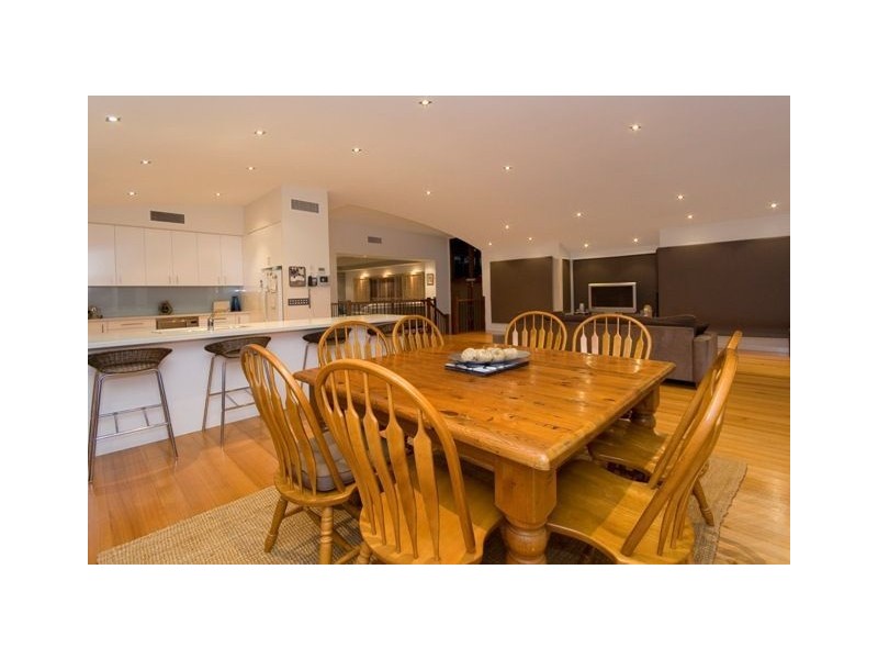 22 Spica Street, Coorparoo QLD 4151