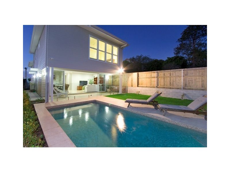 25 Newman Avenue, Camp Hill QLD 4152