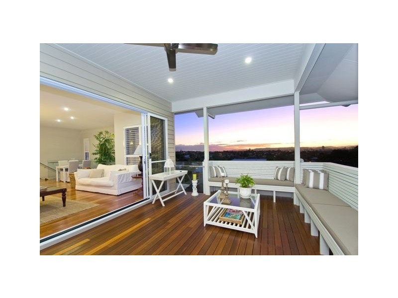 25 Newman Avenue, Camp Hill QLD 4152