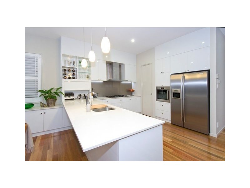 25 Newman Avenue, Camp Hill QLD 4152