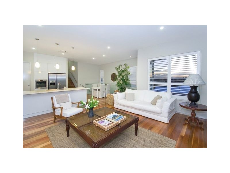 25 Newman Avenue, Camp Hill QLD 4152