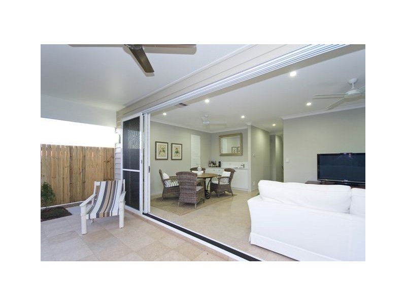 25 Newman Avenue, Camp Hill QLD 4152