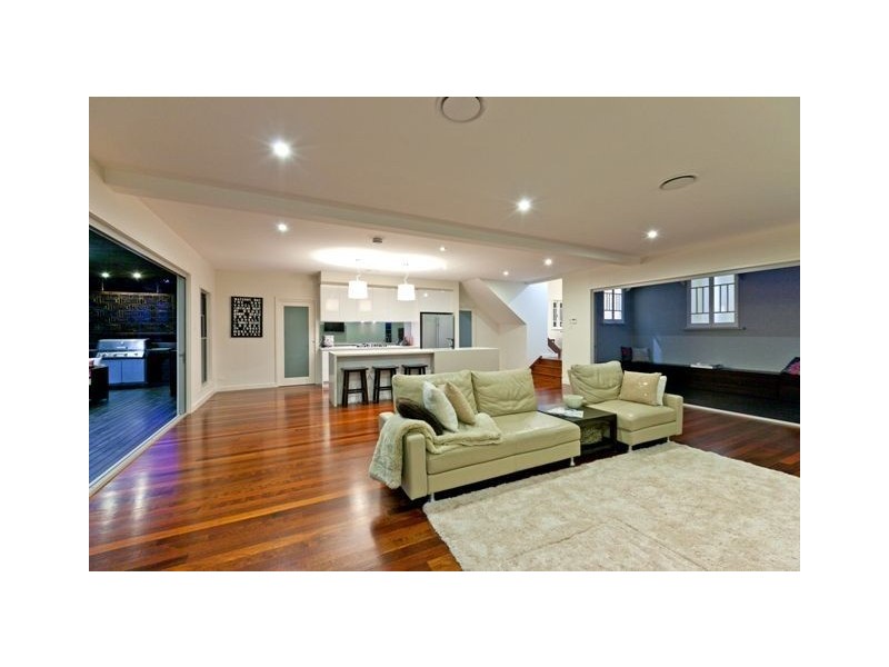 21 Pelham Street, Coorparoo QLD 4151