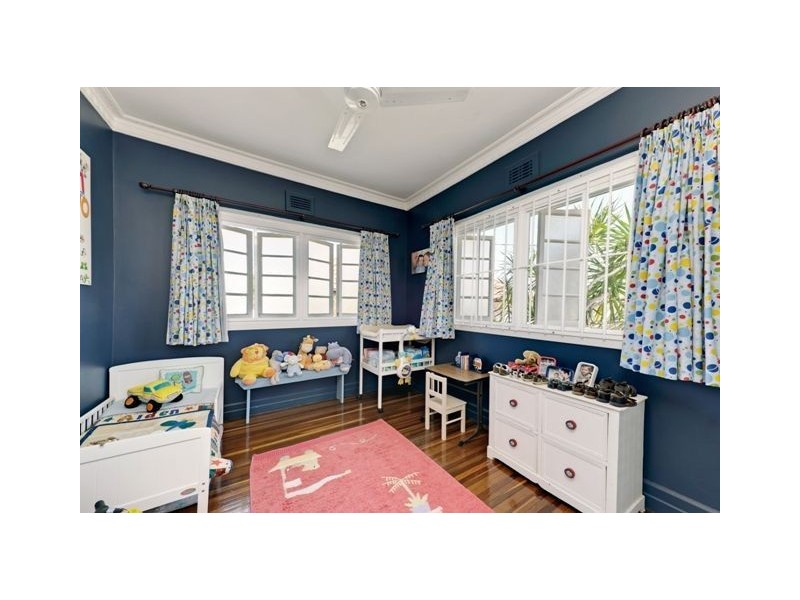 22 Marshall Avenue, Seven Hills QLD 4170