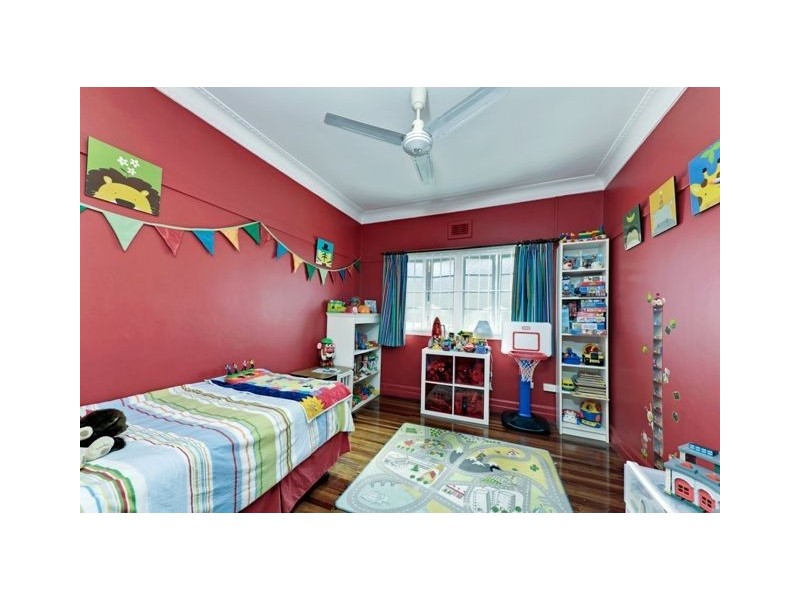 22 Marshall Avenue, Seven Hills QLD 4170