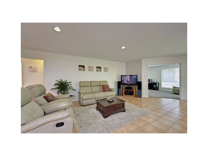 5 Windermere Crescent, Carindale QLD 4152