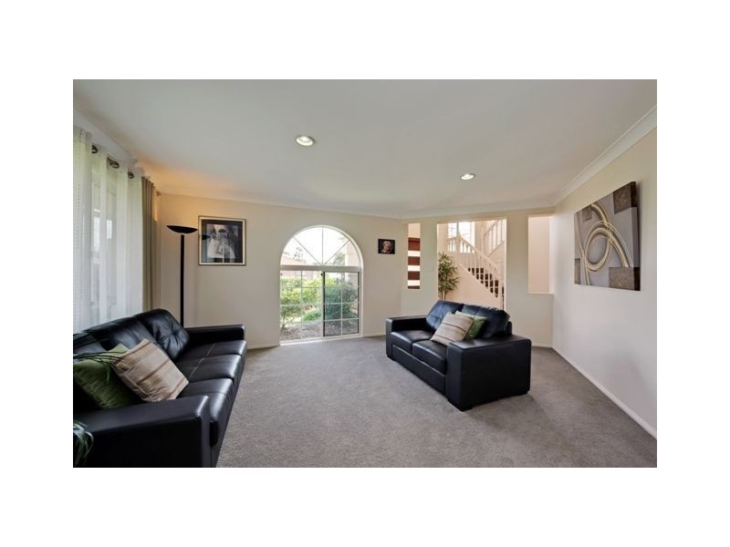 5 Windermere Crescent, Carindale QLD 4152