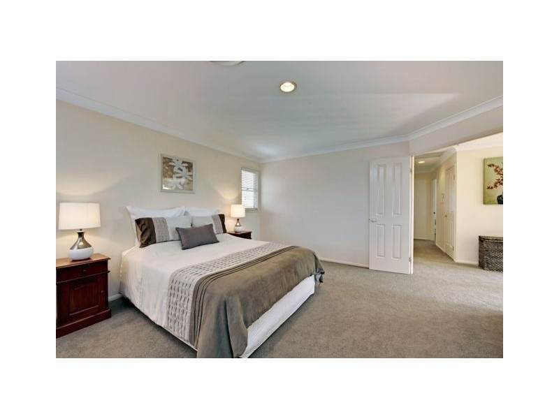 5 Windermere Crescent, Carindale QLD 4152