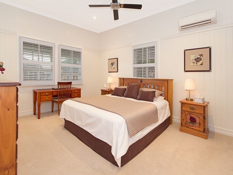 15 Hamel Street, Camp Hill QLD 4152