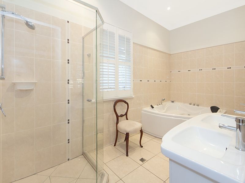 15 Hamel Street, Camp Hill QLD 4152