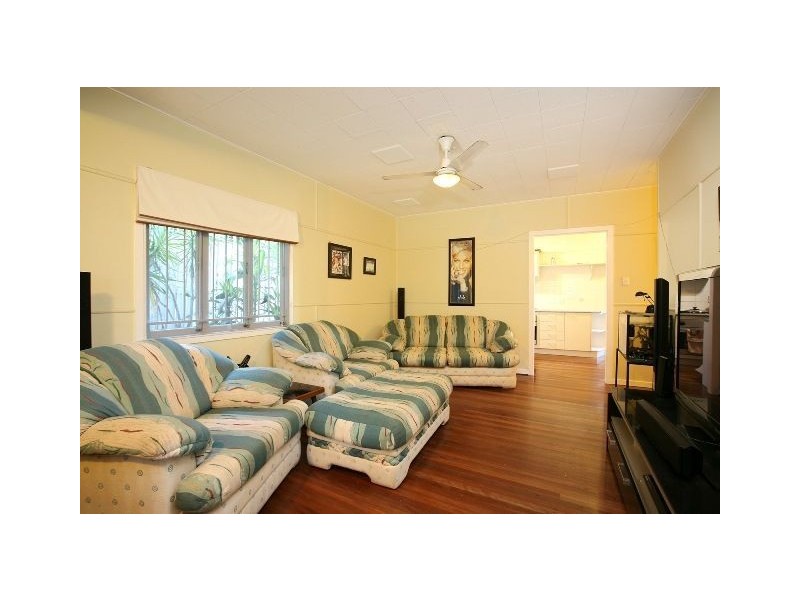 99 Hawkwood Street, Mount Gravatt East QLD 4122