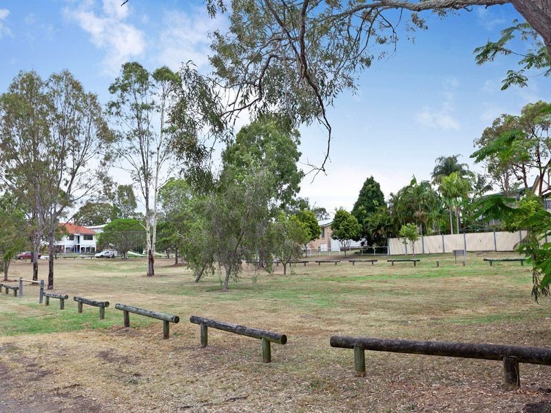 11 Latina Avenue, Seven Hills QLD 4170