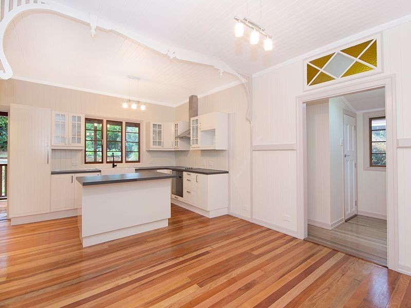 11 Condor Road, Coorparoo QLD 4151