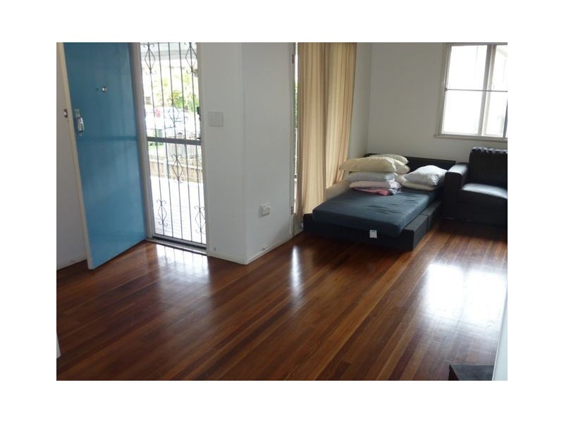 26 Robinson Street, Coorparoo QLD 4151
