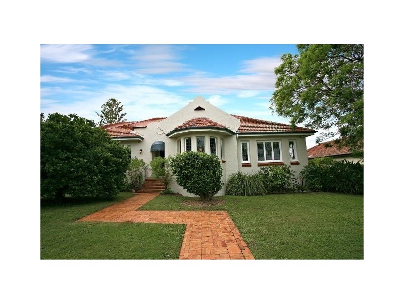 19 Doughty Avenue, Holland Park West QLD 4121