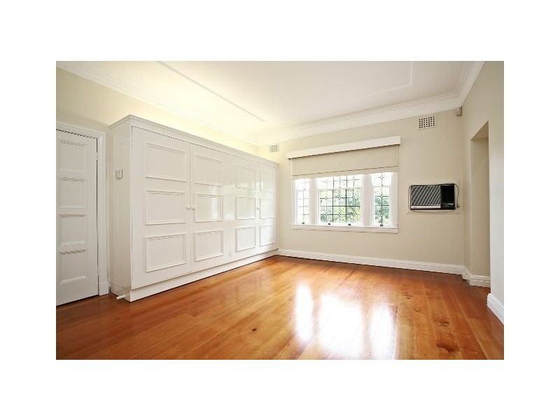 19 Doughty Avenue, Holland Park West QLD 4121