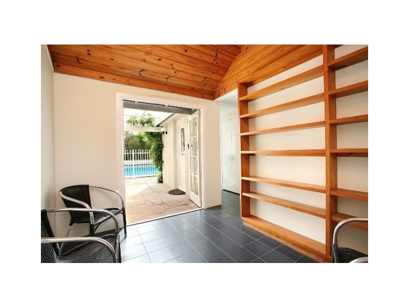 19 Doughty Avenue, Holland Park West QLD 4121