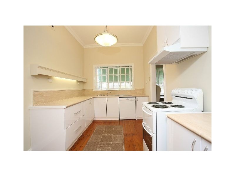 19 Doughty Avenue, Holland Park West QLD 4121