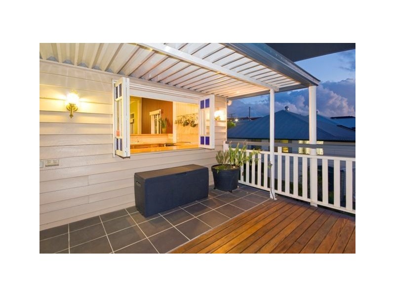 46 Ninth Avenue, Coorparoo QLD 4151