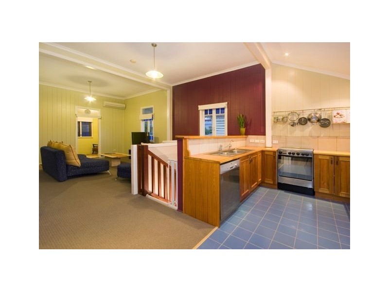 46 Ninth Avenue, Coorparoo QLD 4151
