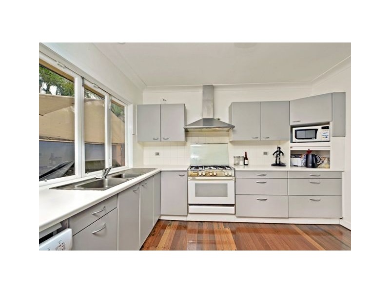 143 Arnold Street, Holland Park QLD 4121