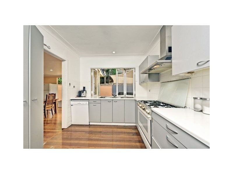 143 Arnold Street, Holland Park QLD 4121