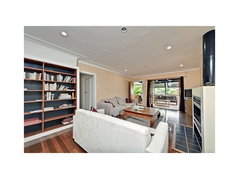 143 Arnold Street, Holland Park QLD 4121