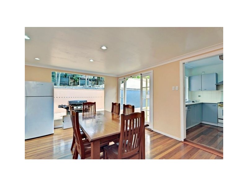 143 Arnold Street, Holland Park QLD 4121