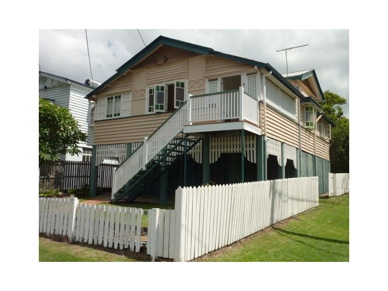 52 Dunellan Street, Greenslopes QLD 4120