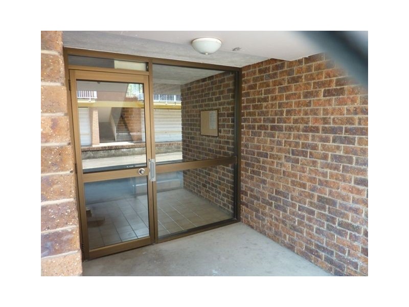 2/12 Crown Street, Holland Park West QLD 4121