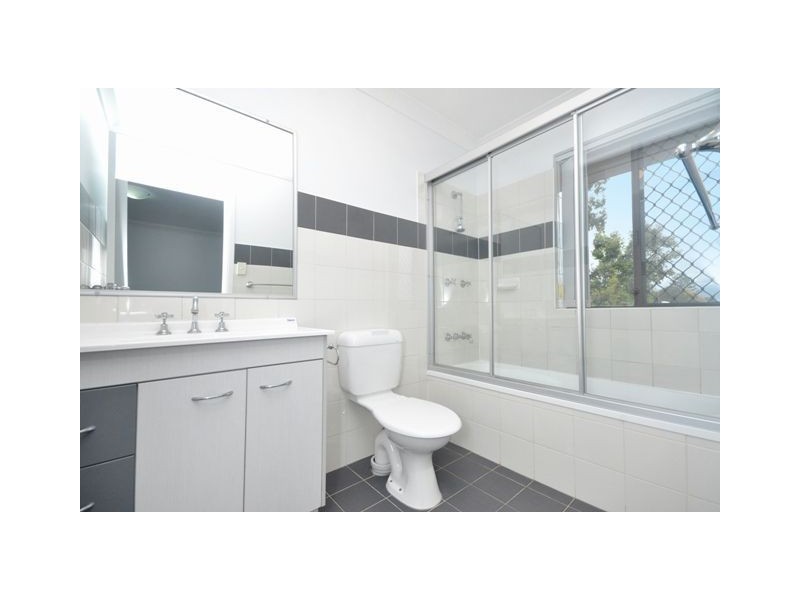 4/67 Donald Street, Camp Hill QLD 4152