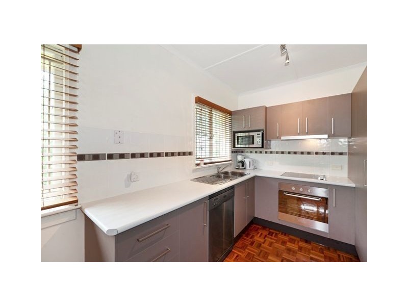 53 Wishart Road (Corner of 2 Lynton Street), Upper Mount Gravatt QLD 4122