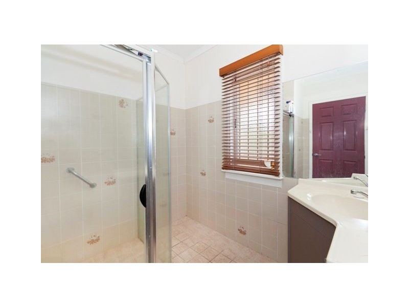 53 Wishart Road (Corner of 2 Lynton Street), Upper Mount Gravatt QLD 4122