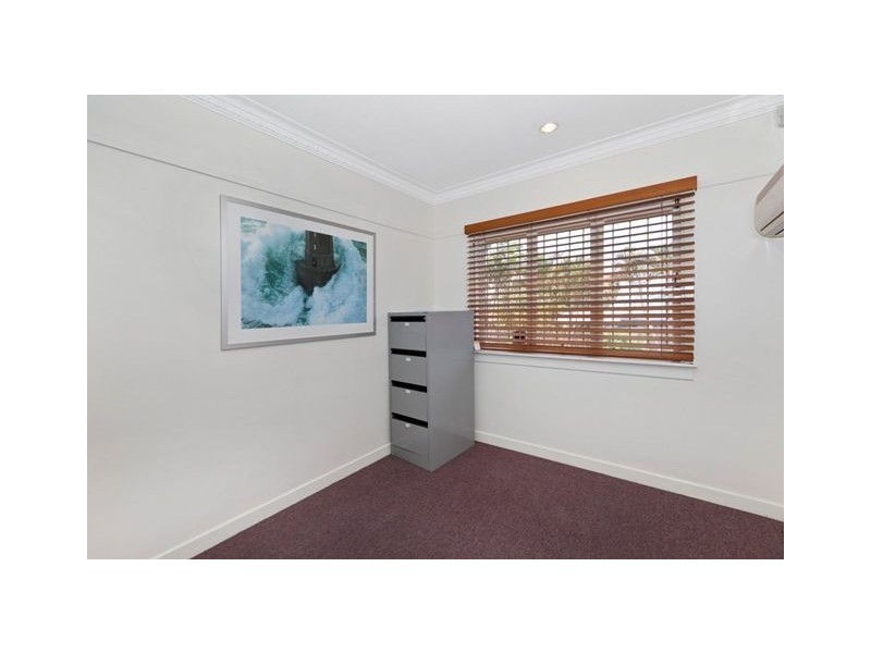 53 Wishart Road (Corner of 2 Lynton Street), Upper Mount Gravatt QLD 4122