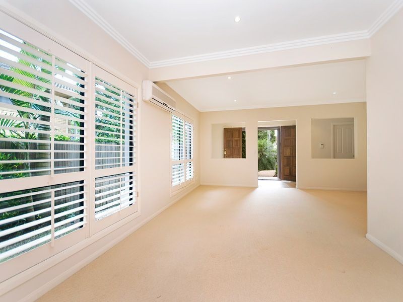 16 Glyn Street, Coorparoo QLD 4151