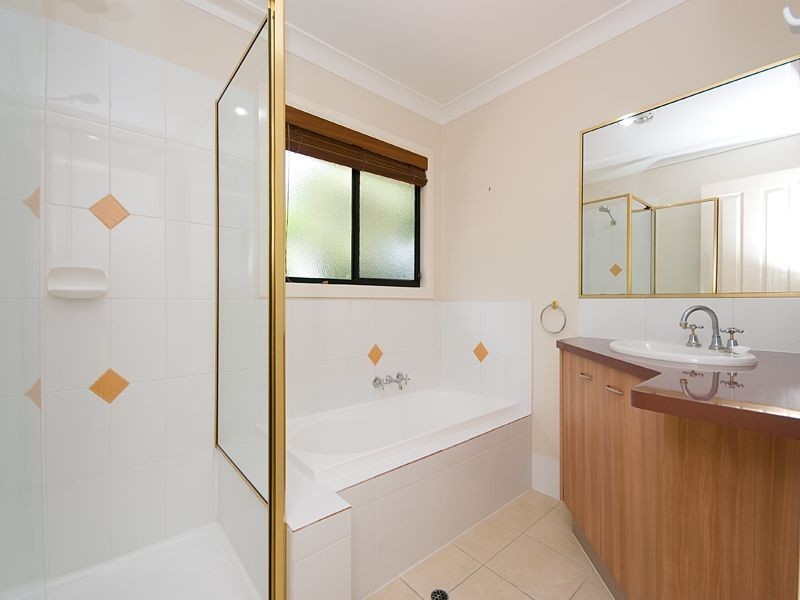 16 Glyn Street, Coorparoo QLD 4151