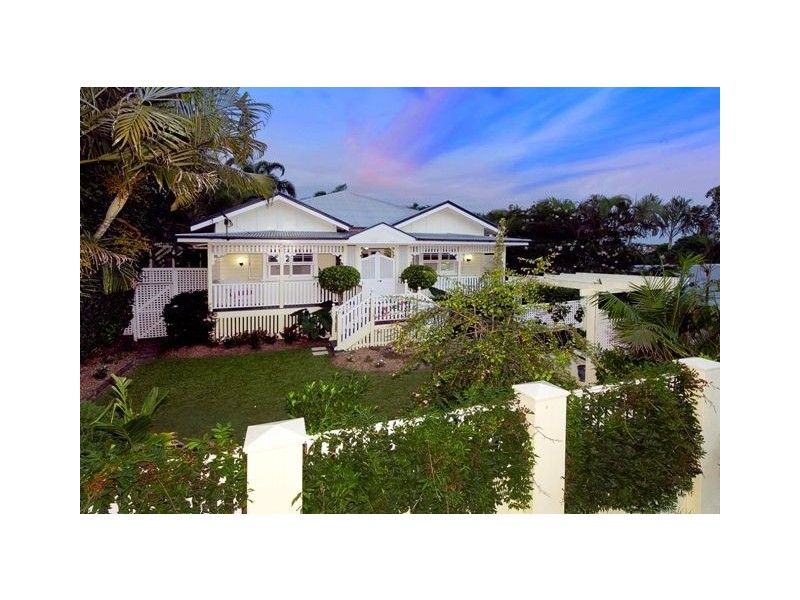 19 Stirrat Street, Coorparoo QLD 4151