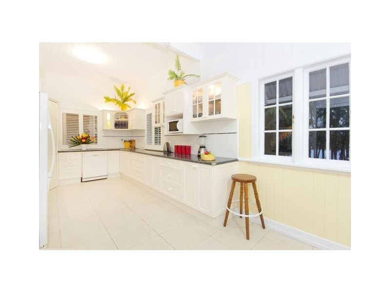 19 Stirrat Street, Coorparoo QLD 4151