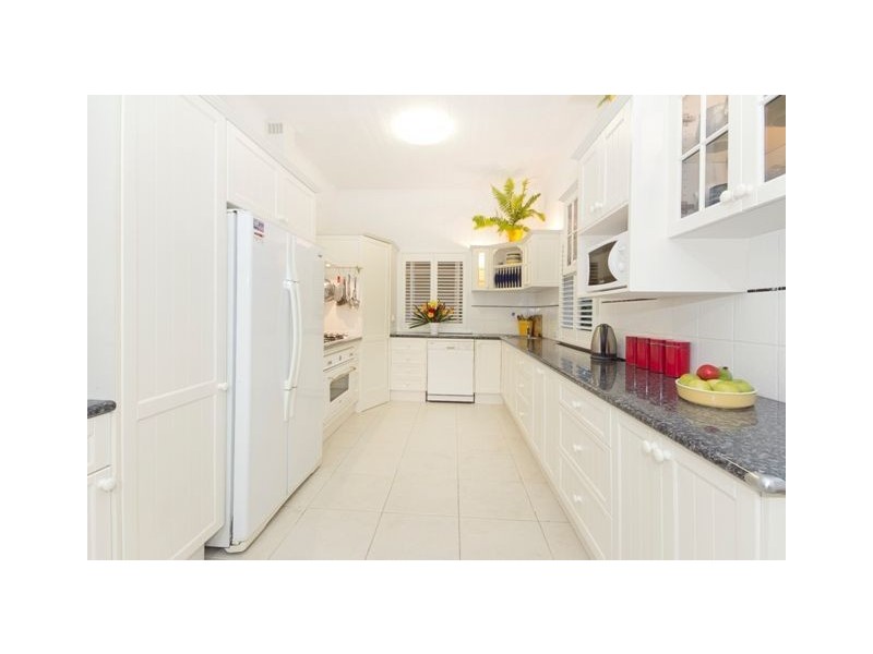 19 Stirrat Street, Coorparoo QLD 4151