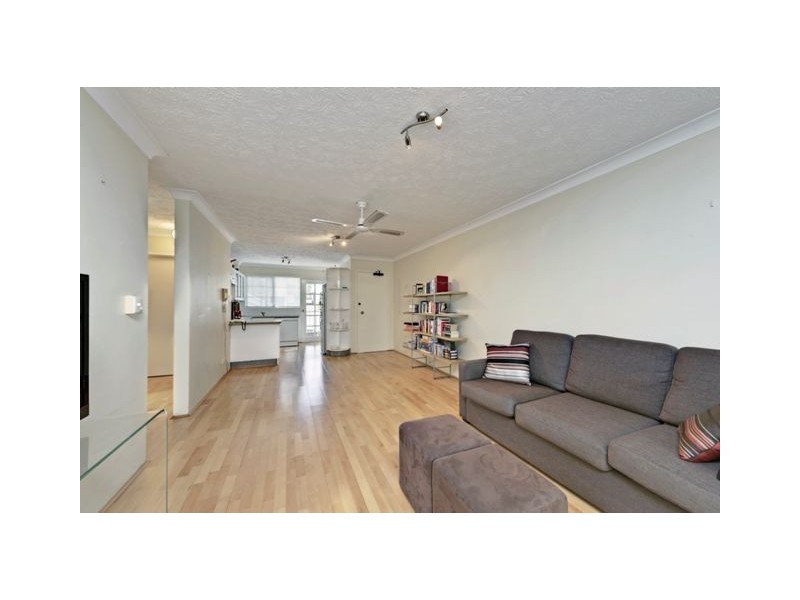 4/24 Baragoola Street, Coorparoo QLD 4151