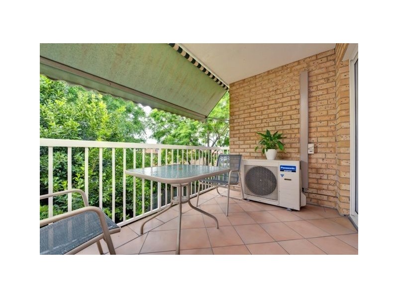 4/24 Baragoola Street, Coorparoo QLD 4151