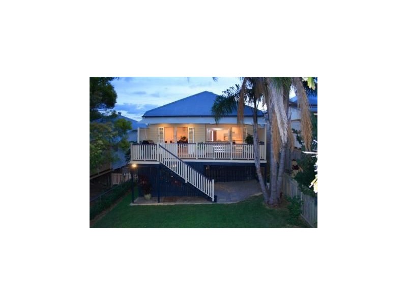 98 McIlwraith Avenue, Norman Park QLD 4170