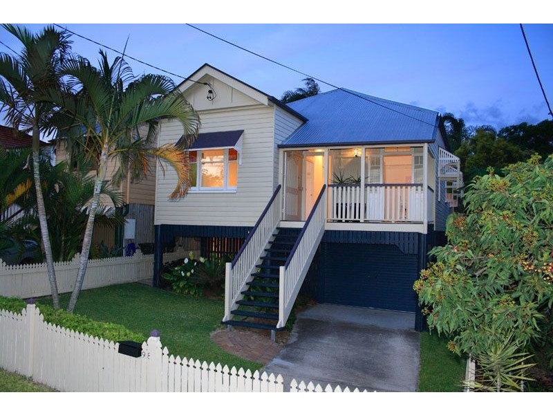 98 McIlwraith Avenue, Norman Park QLD 4170