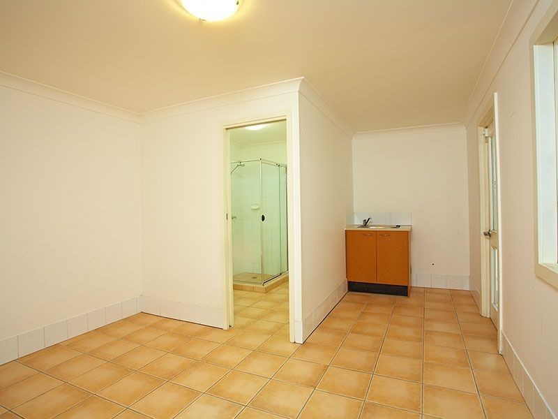 79 Victoria Terrace, Greenslopes QLD 4120